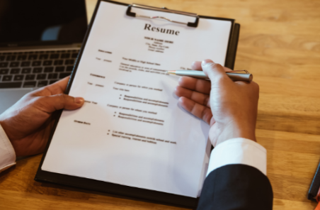 How to Volunteer for Responsibilities That Build Experience